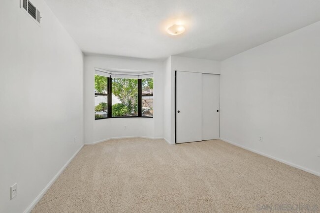 Building Photo - 6371 Dwane Ave