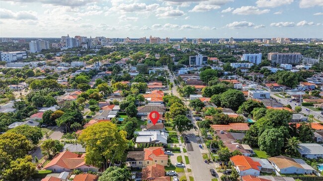 Building Photo - 2464 SW 19th St