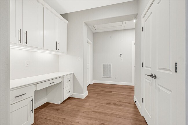 Building Photo - 11218 Gallant Ridge Ln