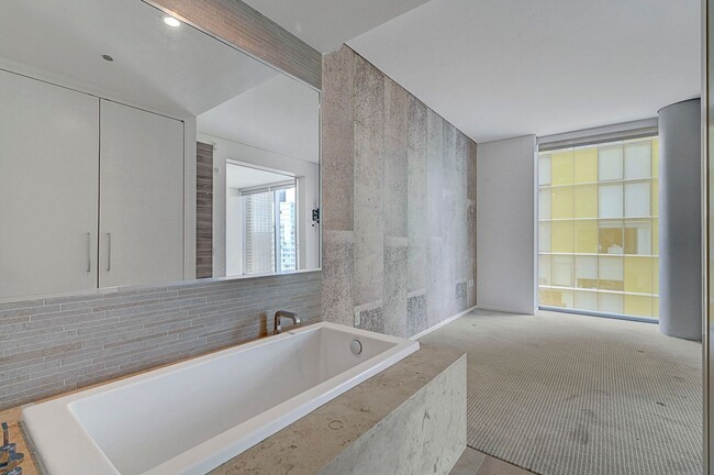 Building Photo - Veer Towers 2310E- City/Strip Views from this Stunning 1Bd/1Ba Residence