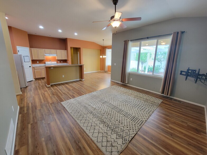 Building Photo - 2501 Bar Harbor Dr