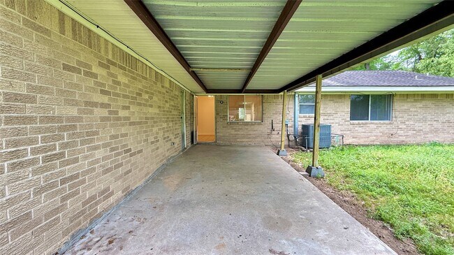 Building Photo - 2043 Cherry Laurel Dr