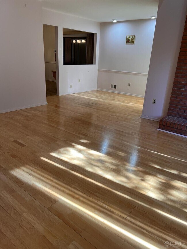 55 Riverbend Dr 55 Riverbend Dr North Brunswick Township NJ 08902