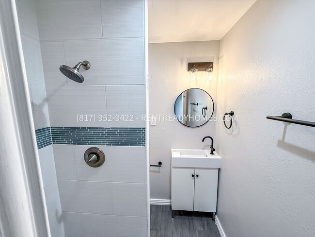 Building Photo - 6700 Reeves St