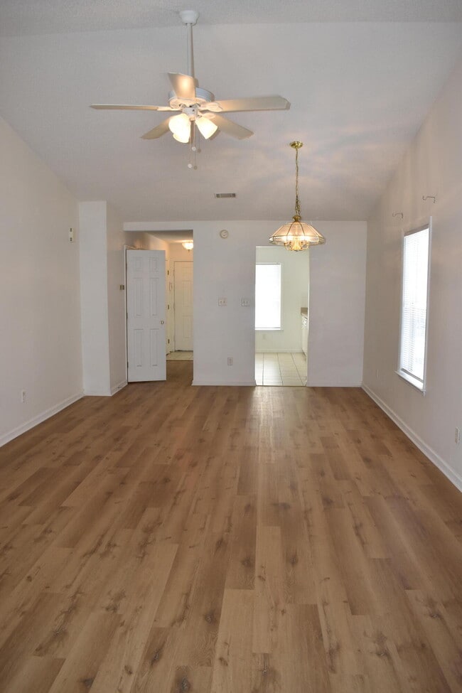 Building Photo - 2017 Caton Dr