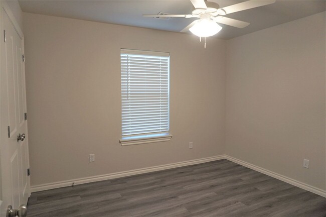 Building Photo - Chisholm Creek Duplex NW OKC