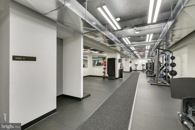 Building Photo - 219 S 18th St