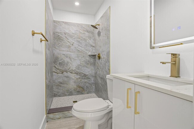 Building Photo - 6825 SW 12th St