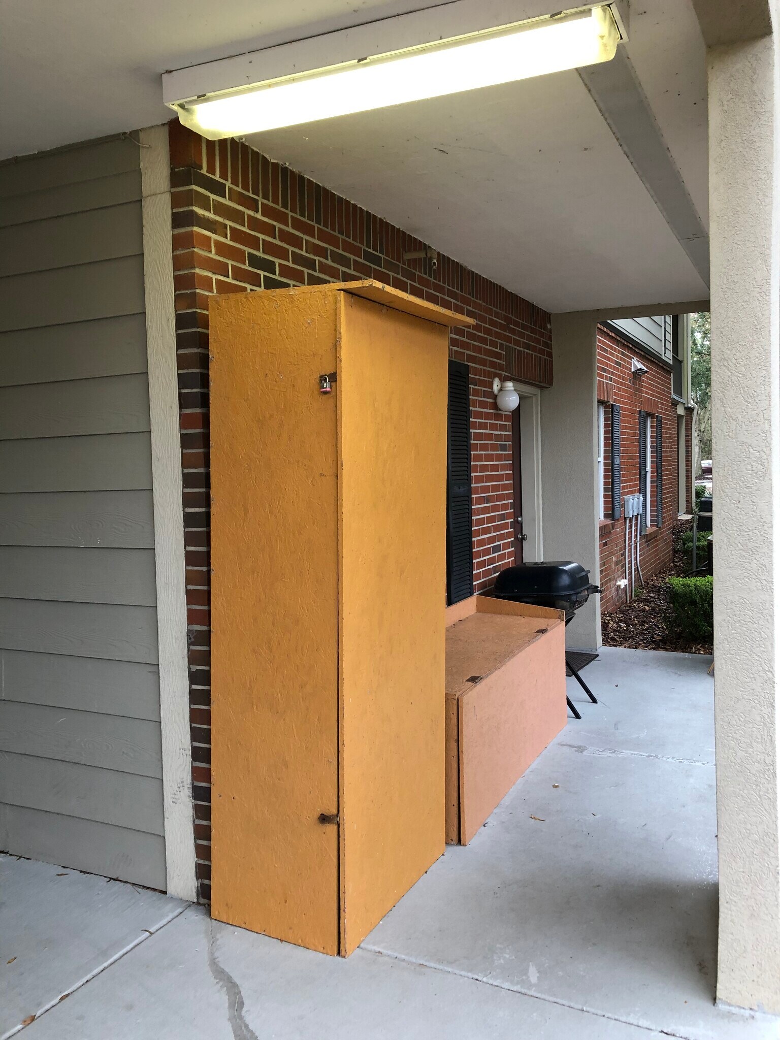 Building Photo - 2360 SW Archer Rd