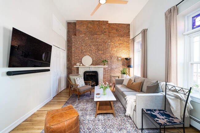 Building Photo - 205 14th St