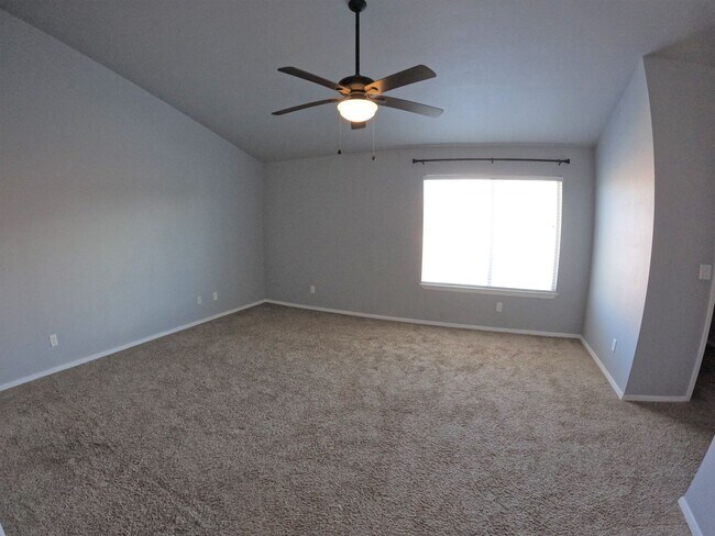 Building Photo - 3867 Thurston Ct