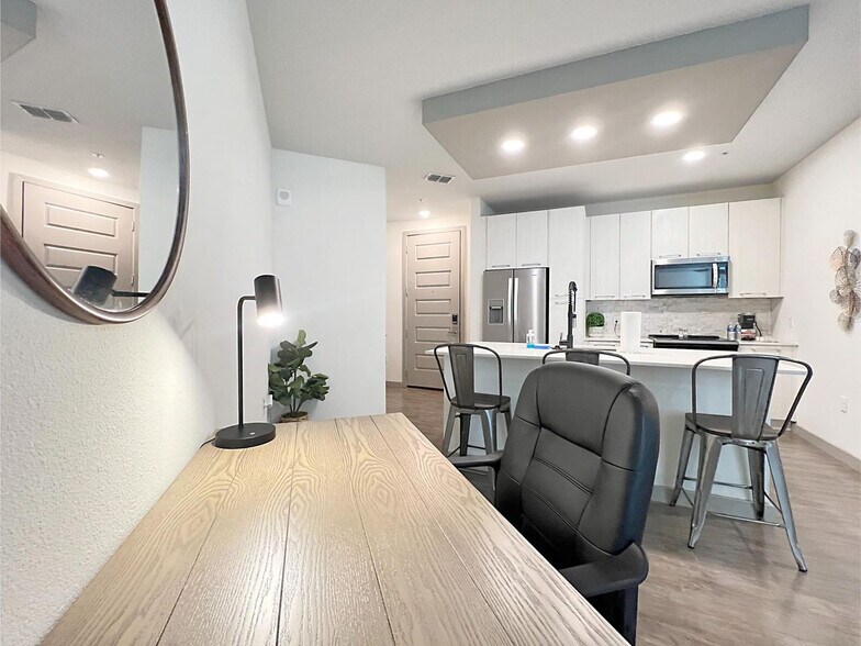 Building Photo - 7616 Courtney Campbell Trail