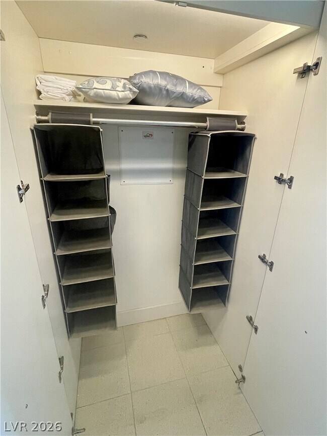 Building Photo - 3722 S Las Vegas Blvd