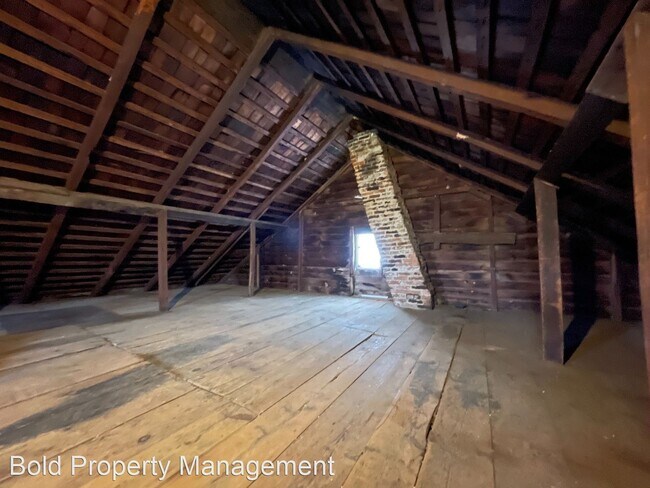 Building Photo - 3 br, 1.5 bath House - 76 Host Church Rd.