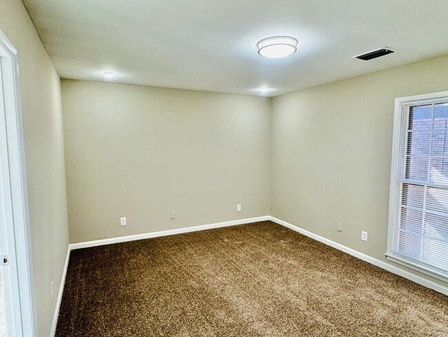 Building Photo - Updated 4-Bedroom Ranch with the layout everyone wants