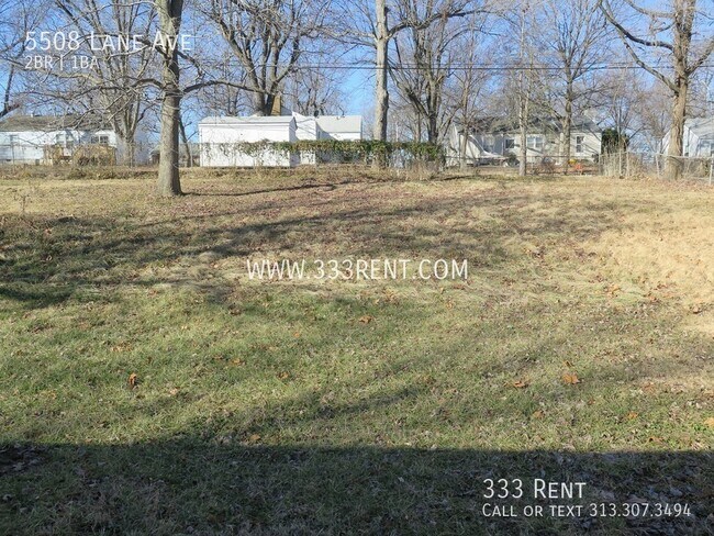 Building Photo - Lovely 2 bed 1 bath home ready to be moved...