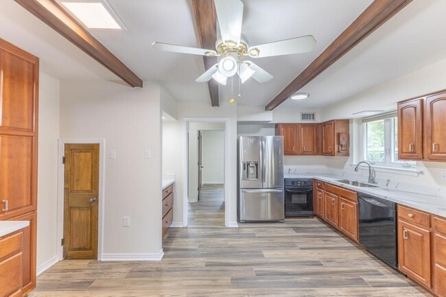 Building Photo - 4419 Knight Dr
