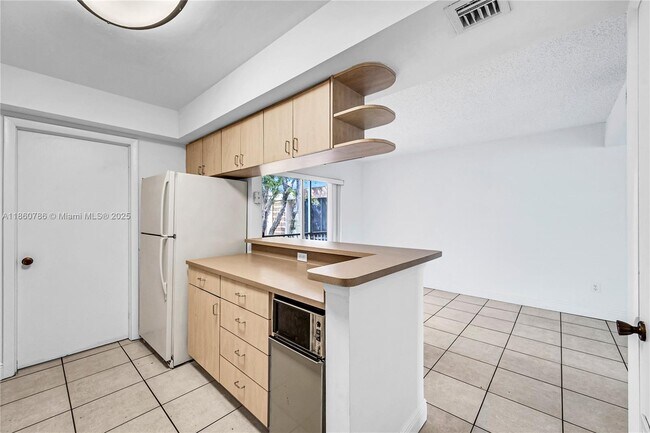 Building Photo - 8401 SW 107th Ave