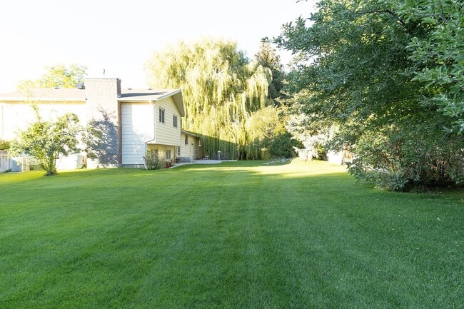 Building Photo - Spacious 5 Bed, 3 Bath Home for Rent in Idaho Falls!