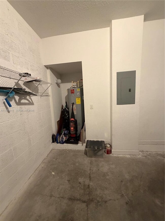 Building Photo - 20715 NE 10th Ct