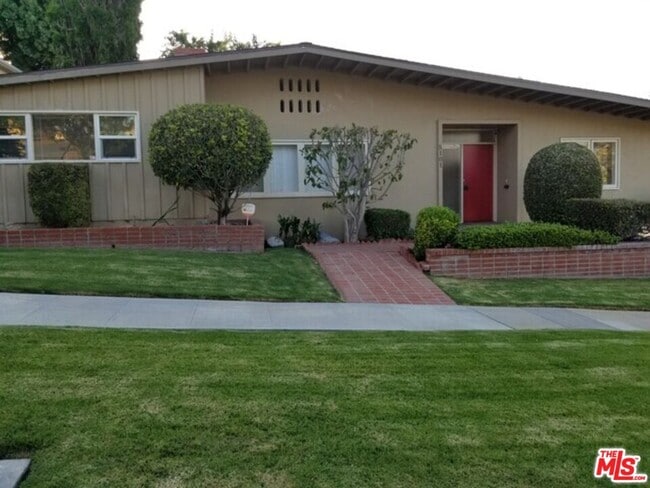 Primary Photo - 5101 Presidio Dr