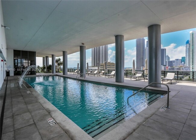 Building Photo - 1600 NE 1st Ave