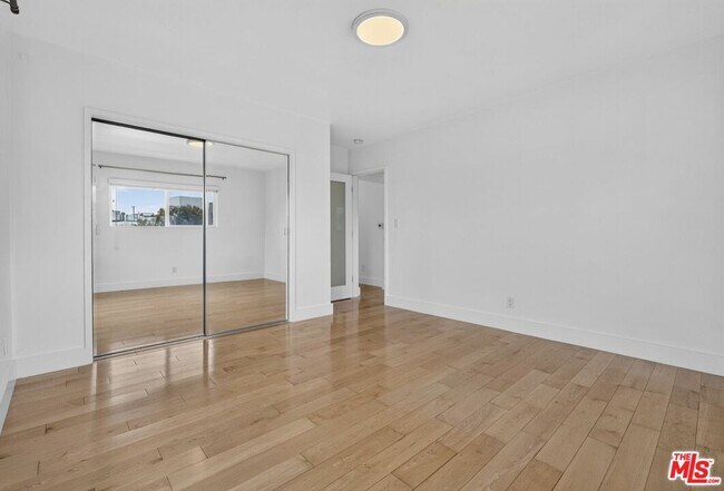 Building Photo - 119 Paloma Ave