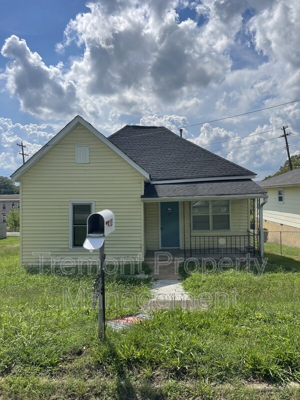 Primary Photo - 2019 N Chamberlain Ave
