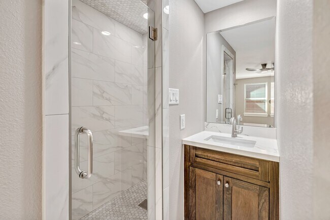 Building Photo - 430 Hutcheson St