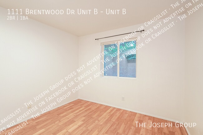 Building Photo - 1111 Brentwood Dr