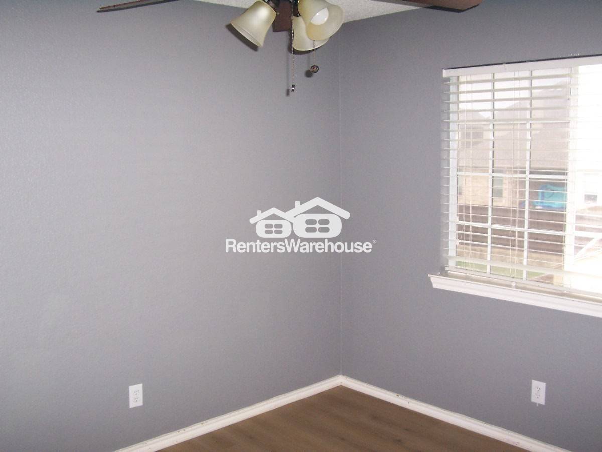 Building Photo - 1006 Cassion Dr