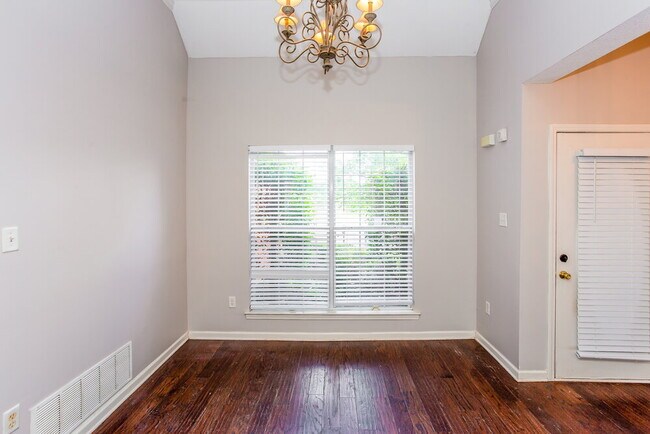 Building Photo - 5969 Telford Dr