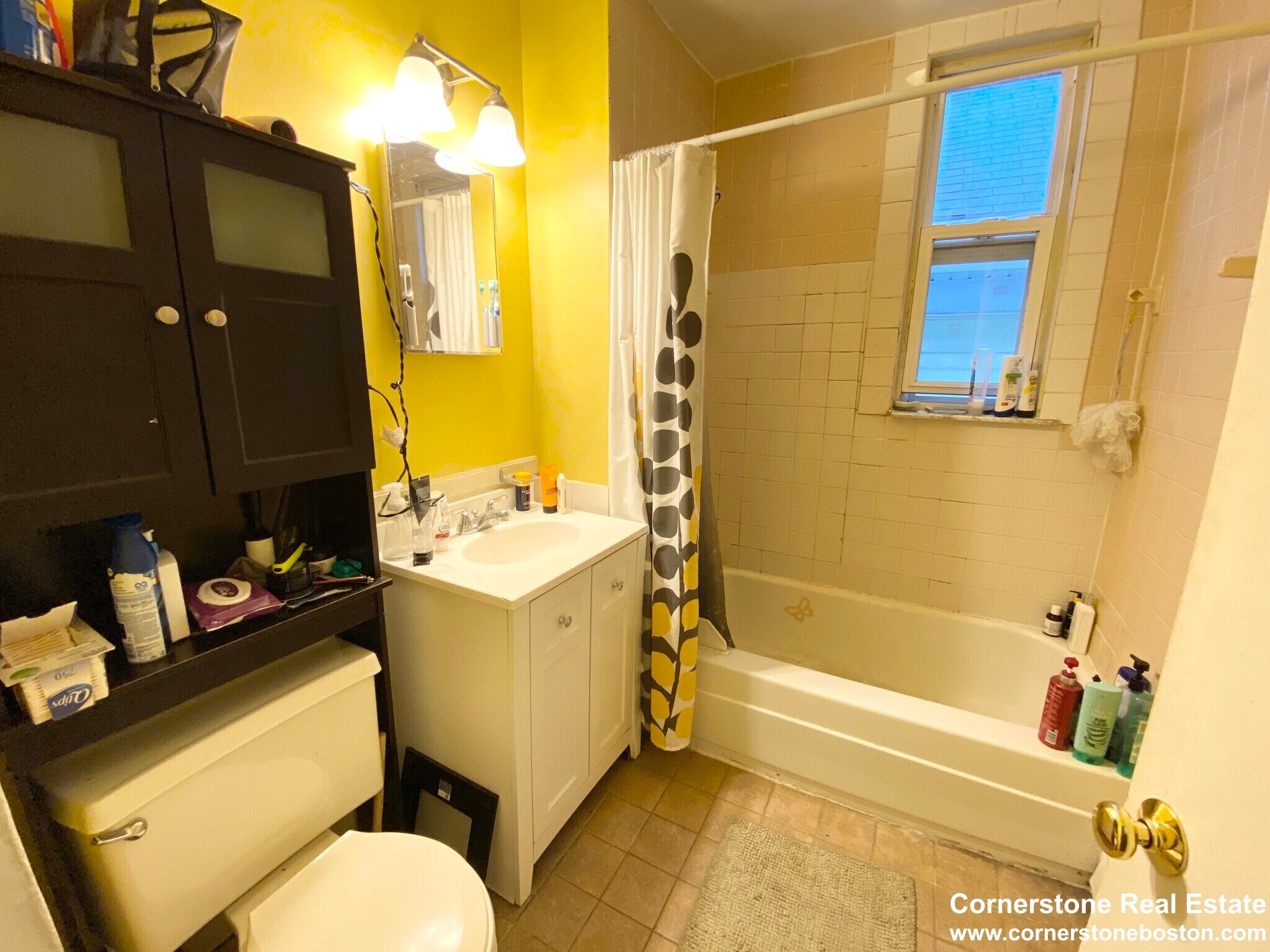 Building Photo - 1562 Tremont St