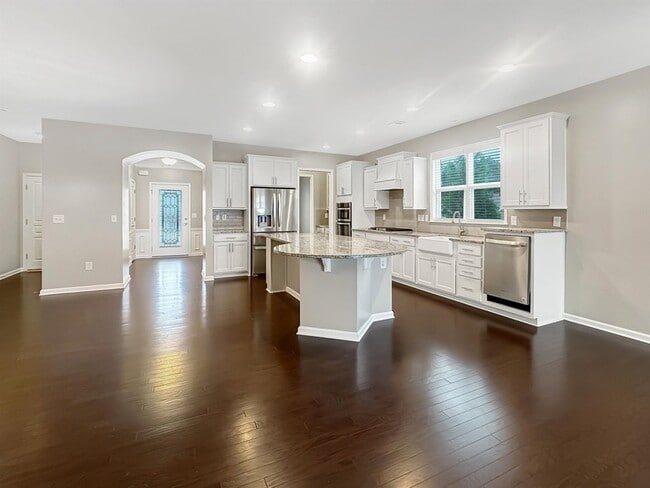 Building Photo - 813 Firefly Ct