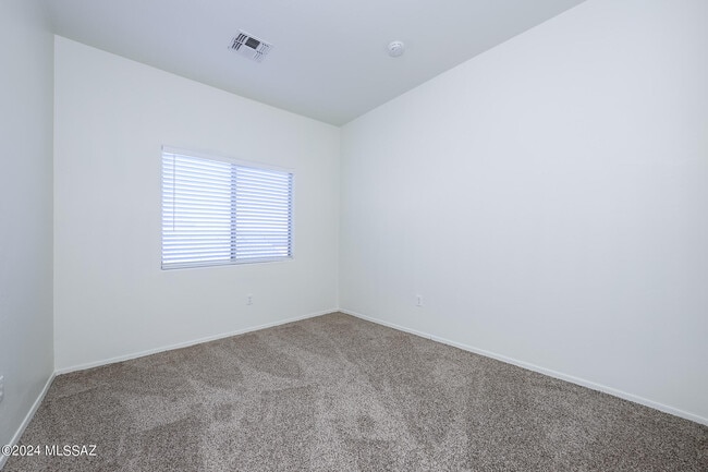 Building Photo - 3510 W Center Mountain Way