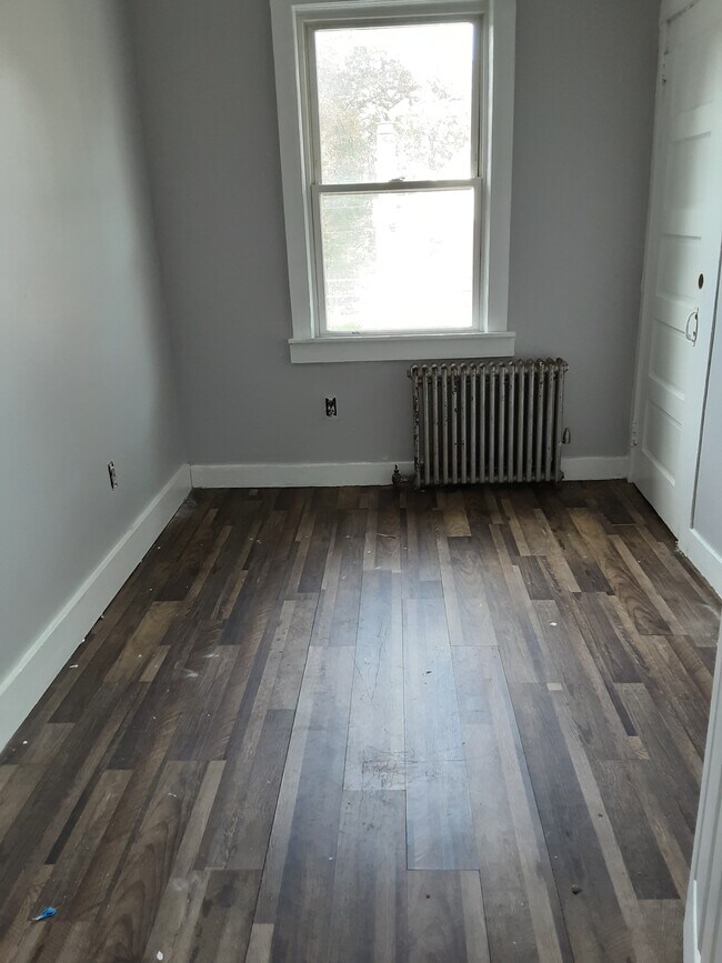 Building Photo - 46 Landfield Ave