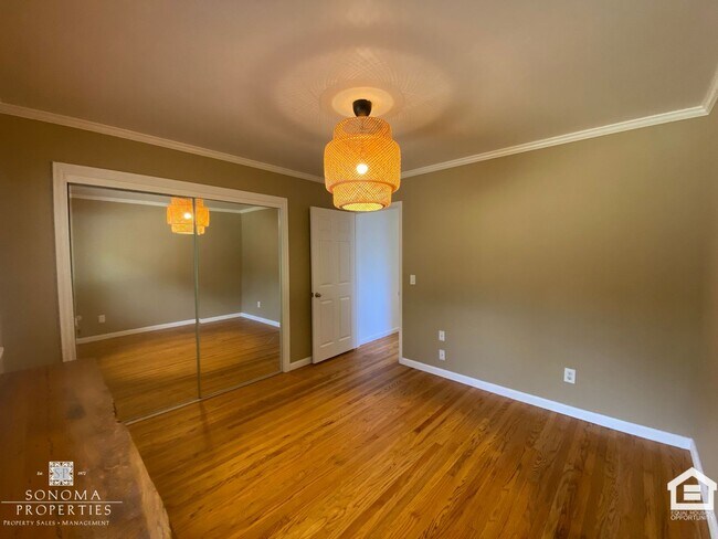 Building Photo - Lovely 3bd/2ba Home in Sonoma!