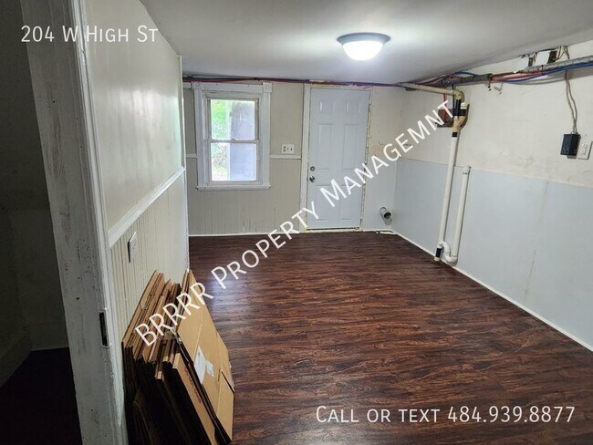 Building Photo - 204 W High St