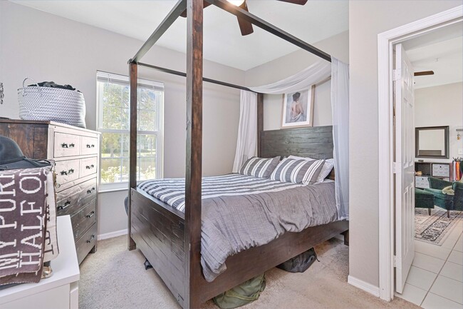 Building Photo - AVAILABLE January 2026 - 1/1 Condo - Acros...