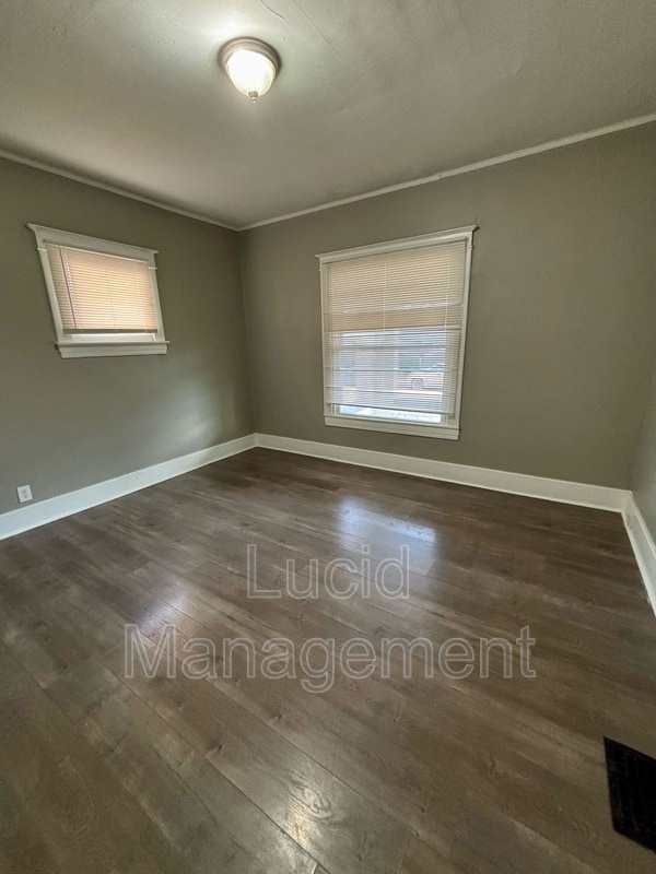 Building Photo - 1214 Dresden Ave