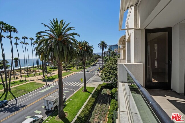 Building Photo - 701 Ocean Ave