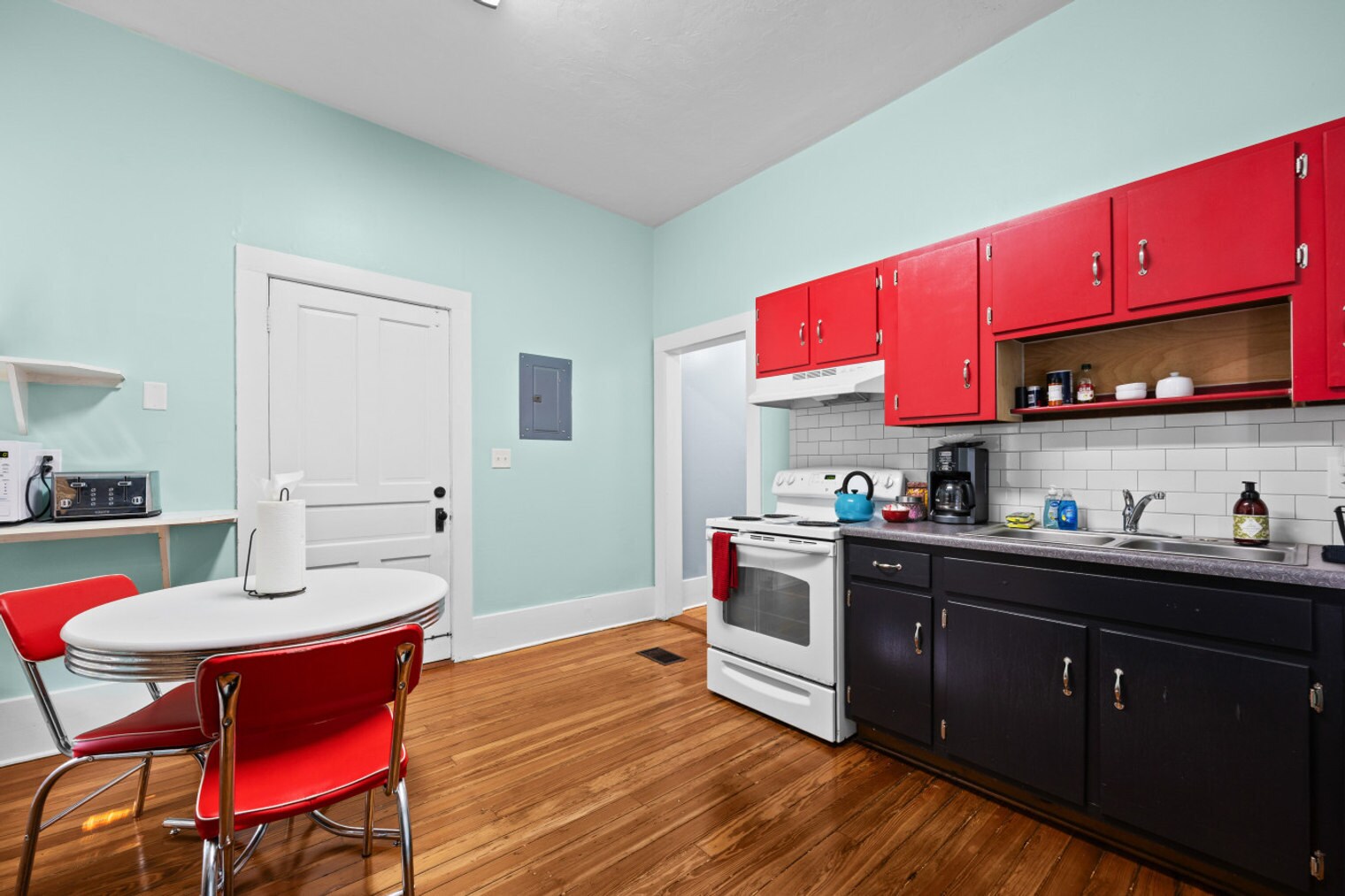 Building Photo - 715 SE 2nd Ave