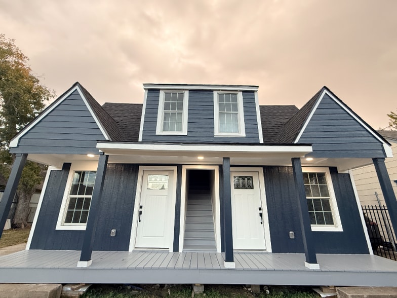 Building Photo - 5238 Pease St