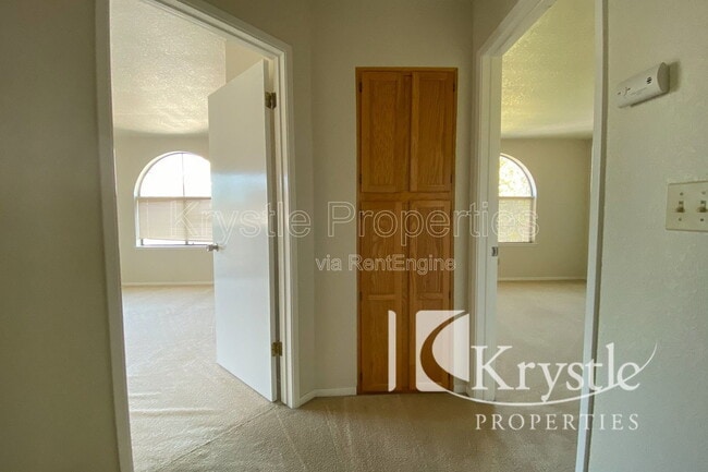 Building Photo - 206 Sea Crest Cir