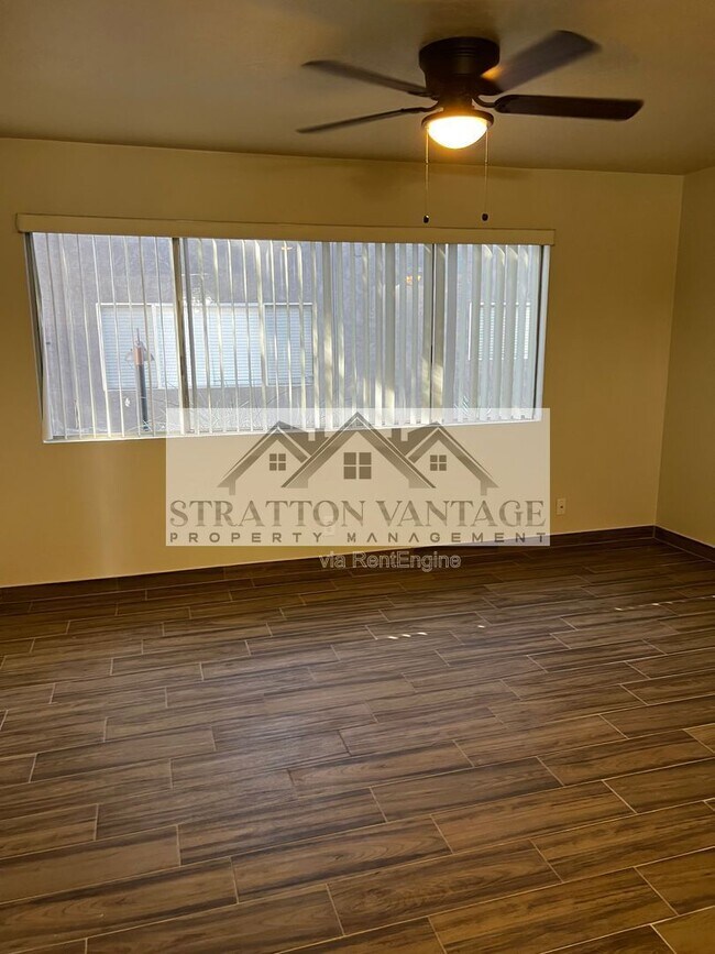 Building Photo - 424 W Brown Rd