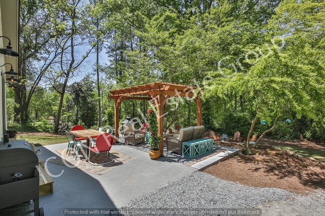 Building Photo - 3/2 Home on large lot in Woodstock