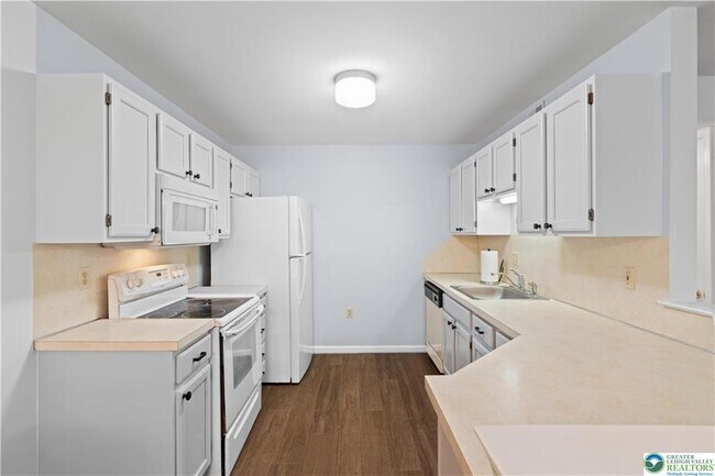 Building Photo - 7318F Sauerkraut Ln