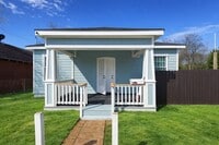 Building Photo - Newly Remodeled 3-Bedroom Home with Open Layout & Fenced Backyard in Dallas