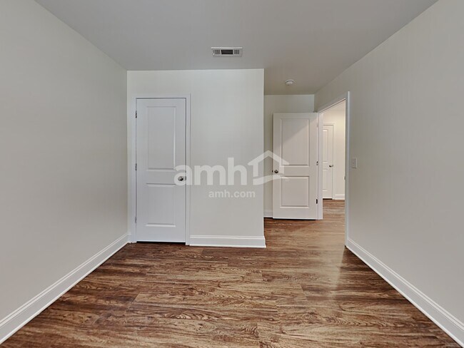Building Photo - 3282 Oakfields Rd