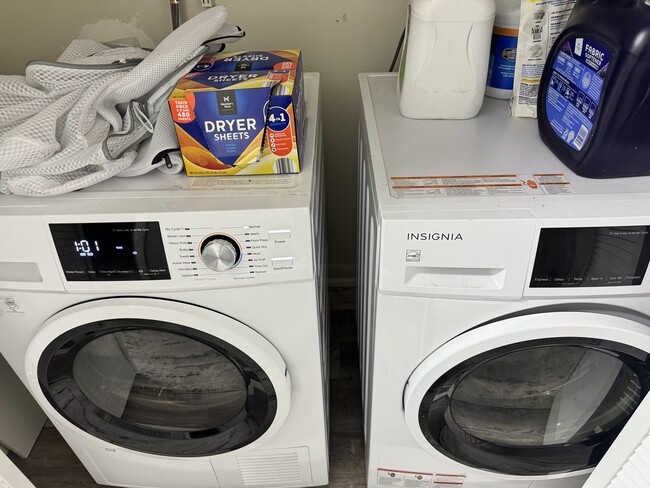 Building Photo - 604 Cordova Green